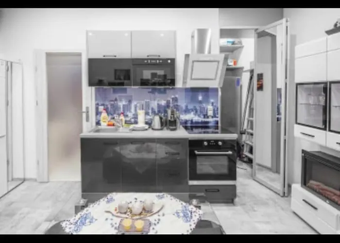 Smart-apt Comfortable In The Center Of דירה קטוביץ